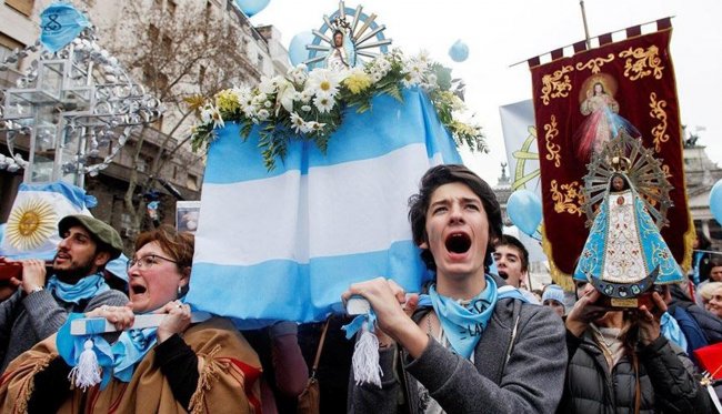 Аргентина легализовала аборты. В 2018 году соответствующий законопроект был отвергнут верхней палатой Конгресса страны - «Информационное агентство»