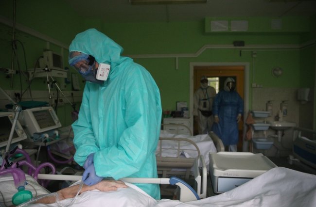 Доктор хаос. Москва снова не готова к COVID: пациенты заражаются в больницах, врачей и лекарств не хватает, лечат только «тяжелых» - «Общество»