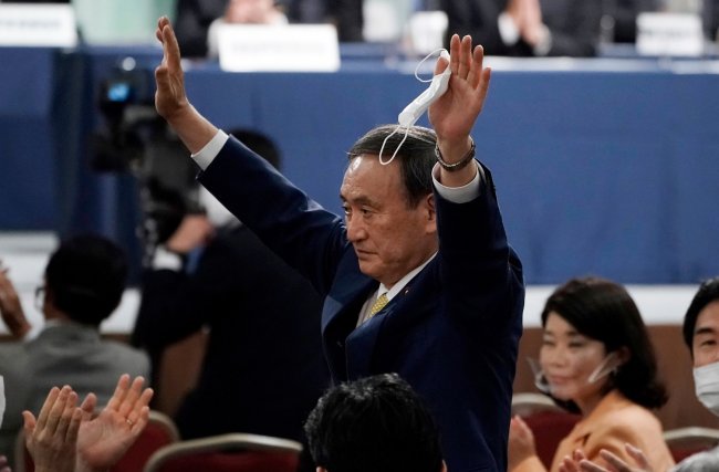 Мастер закулисья. Как Ёсихидэ Суга стал лидером Японии и сможет ли он удержаться на посту - «Политика»