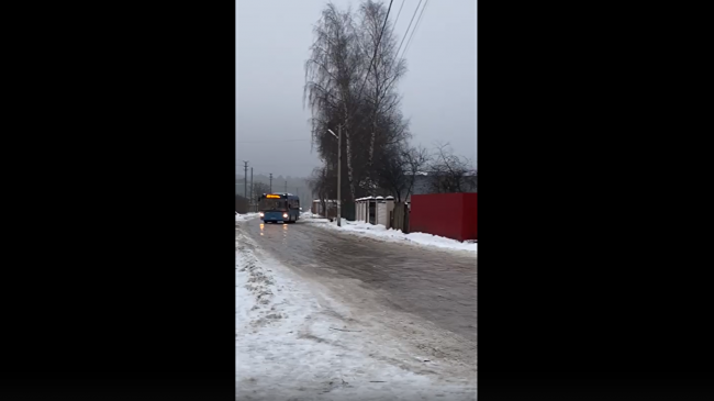 В Тверской области дрифт автобуса на гололеде попал на видео - «Авто»