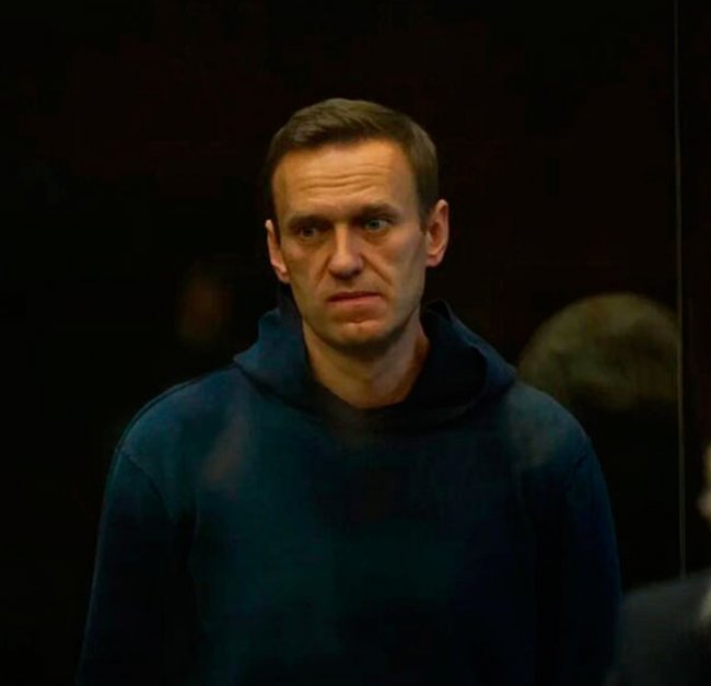 3,5 года колонии общего режима. Репортаж с суда над Навальным - «Политика»