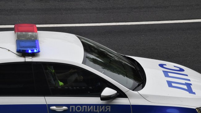 Лихач на Lexus зажал руку инспектора ГИБДД стеклом и протащил его по дороге - «Авто»