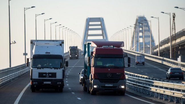 По Крымскому мосту разрешили движение грузового транспорта до 40 тонн - «Авто»