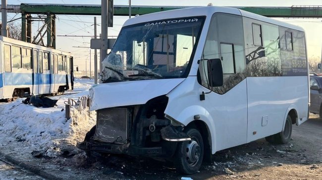 В Омске три пассажира маршрутки пострадали в ДТП с трамваем - «Авто»