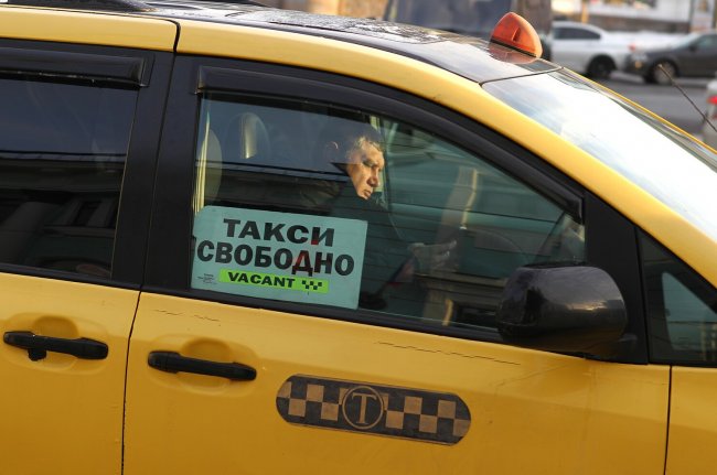 В Минфине назвали стоимость полиса обязательного страхования пассажиров такси - «Бизнес»