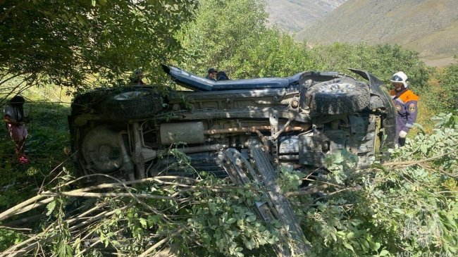 В Северной Осетии опрокинулась машина с туристами - «Авто»