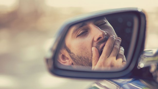 Медик перечислил признаки усталости человека за рулем - «Авто»