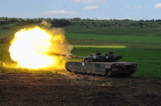 Танк ВСУ обстрелял погранпункт в Брянской области - «Военные новости»
