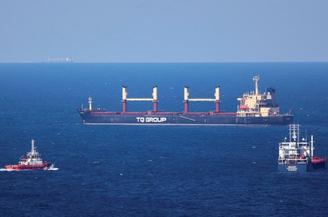 Перевозившее зерно из Одессы судно не пострадало при взрыве мины - «Бизнес»