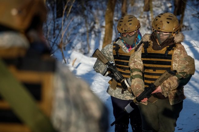 Марочко: бригада спецназначения «Азов» ВСУ пополнилась женским подразделением - «Военные новости»