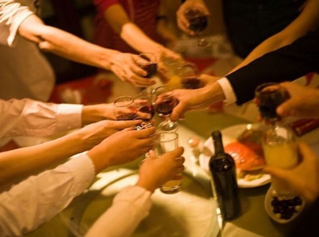 Учёные назвали истинную причину потребности в выпивке спиртных напитков - «Последние новости»