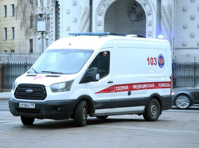 В Екатеринбурге обрушилась часть крыши колледжа - «Последние новости»