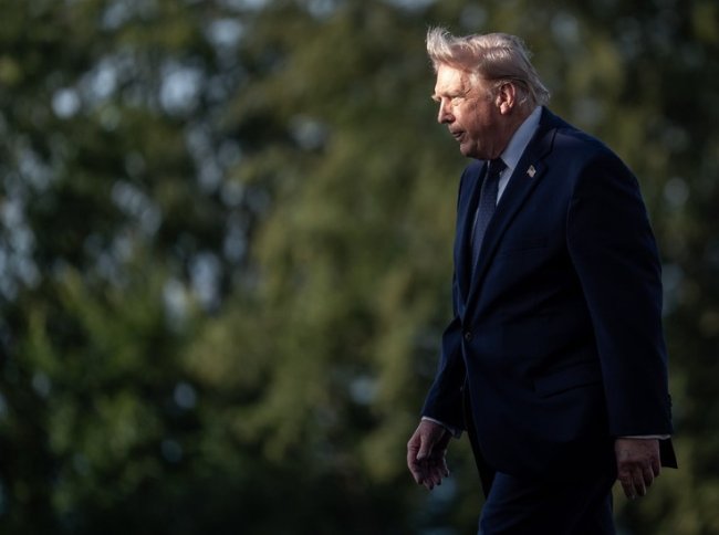 Уход Трампа с поста президента США предрекли к Пасхе - «Последние новости»